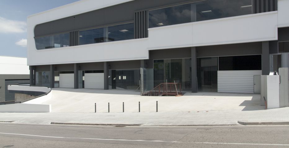 Nave industrial de 500 m2 de planta en Terrassa.